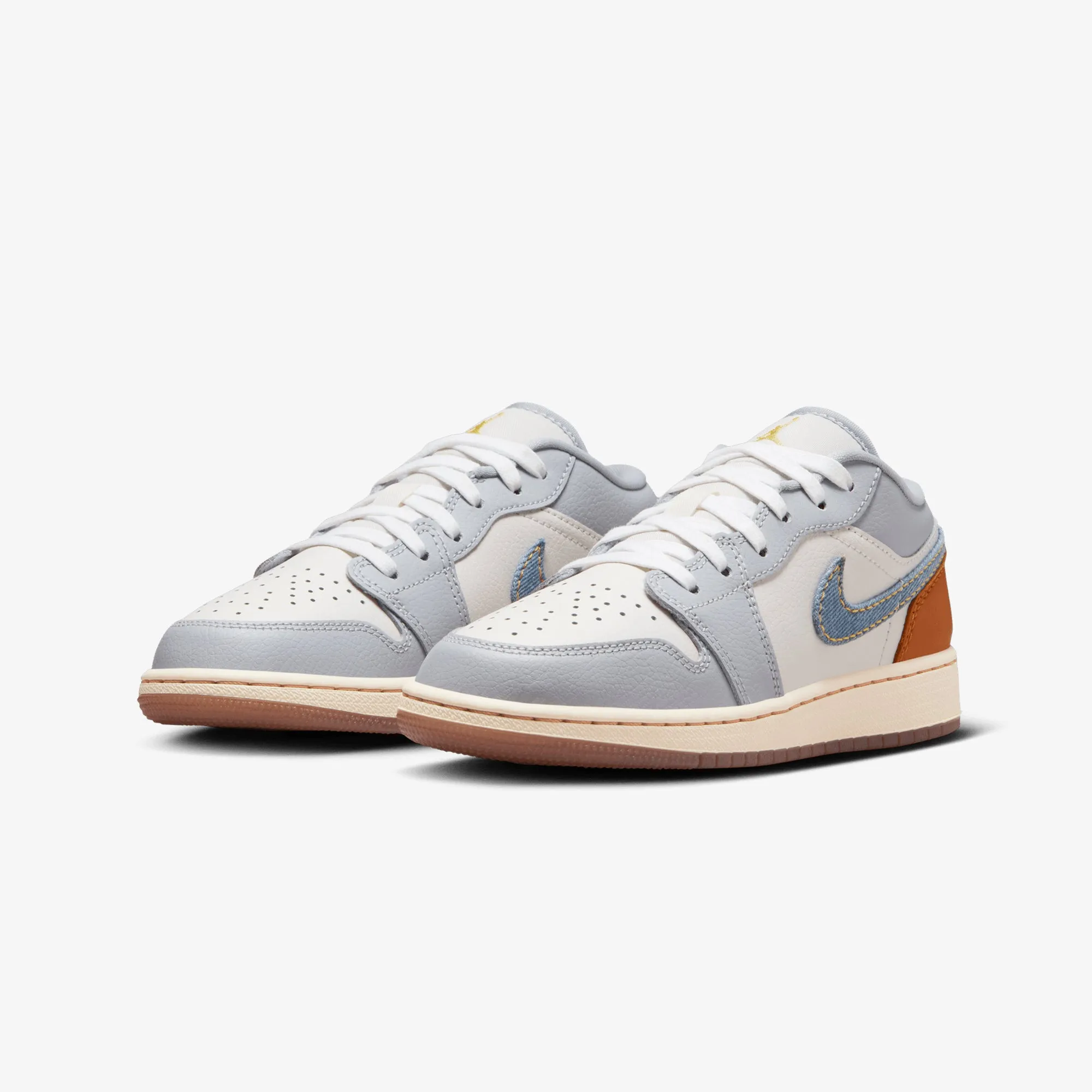 AIR JORDAN 1 LOW SE (GS) 'PHANTOM/LT ARMORY BLUE-COCONUT MILK'